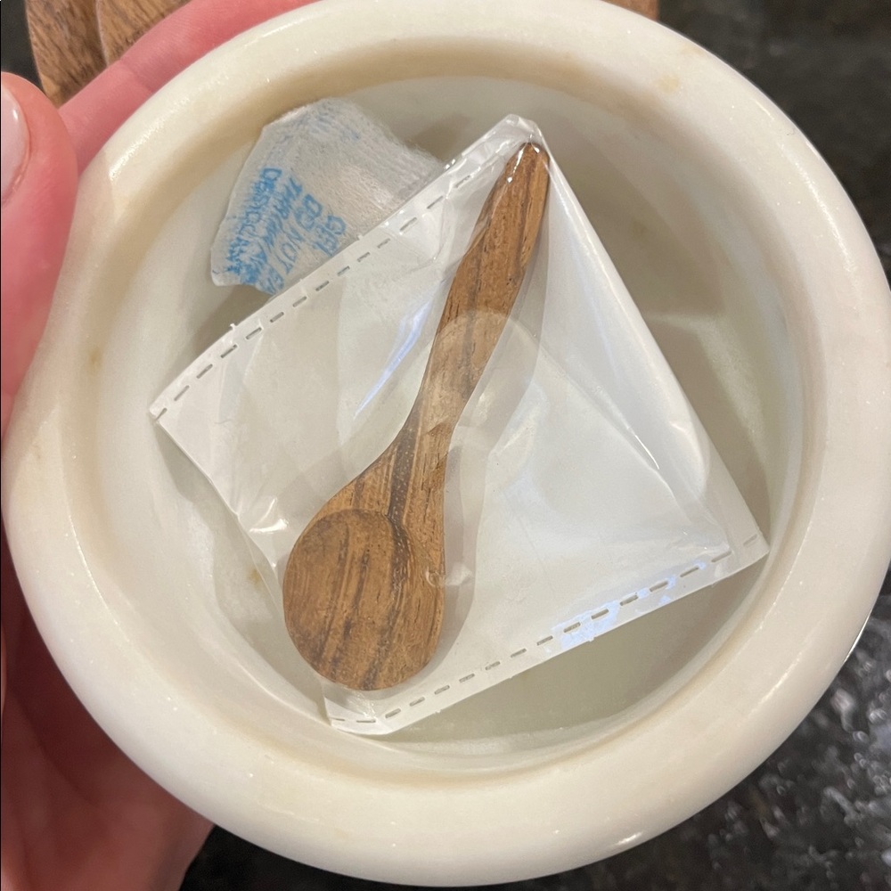 Cork & Mill White Marble Salt Cellar with Acacia Wood Lid and Spoon - Picture 12 of 14